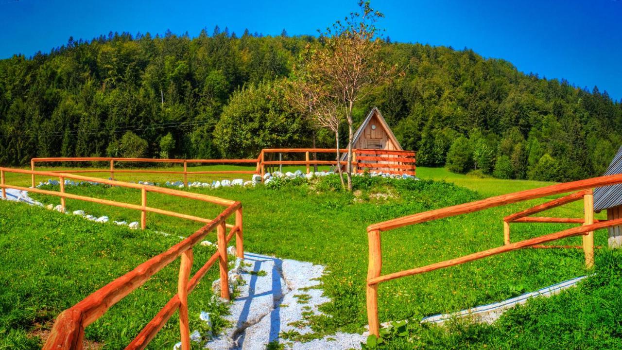 Glamping Vrhovc Hotell Zelezniki Eksteriør bilde